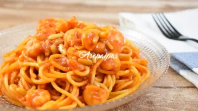Espaguetis con Gambas y Piñones