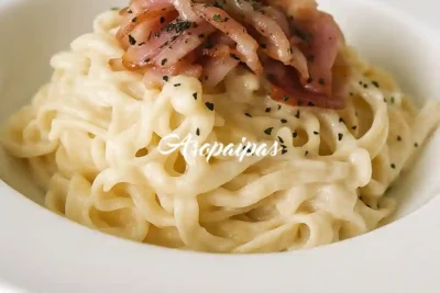 Tallarines con Salsa de Queso y Bacón