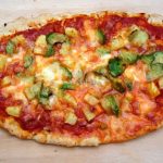 Pizza de Aguacate, Jamón York y Piña