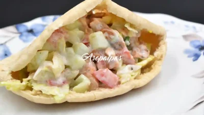 Pan de Pita con Pollo al Estilo Griego