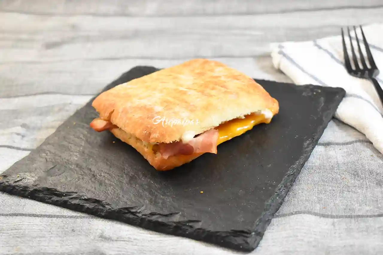 Imagen del Sándwich de Bacón con Pera y Queso Cheddar