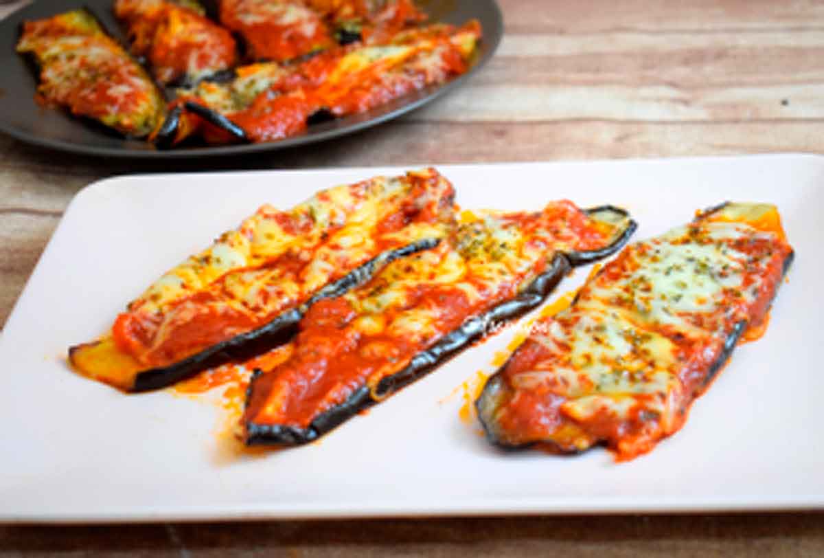 Imagen de unas Berenjenas con salsa de Tomate y Queso Parmesano