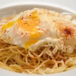 Espaguetis con Huevo Frito (Spaghetti con Uovo Fritto)