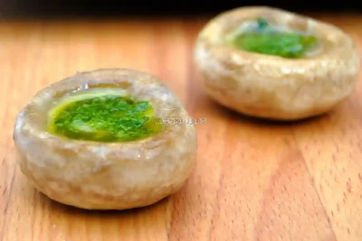 Imagen de los Champiñones a la Plancha con Salsa Verde