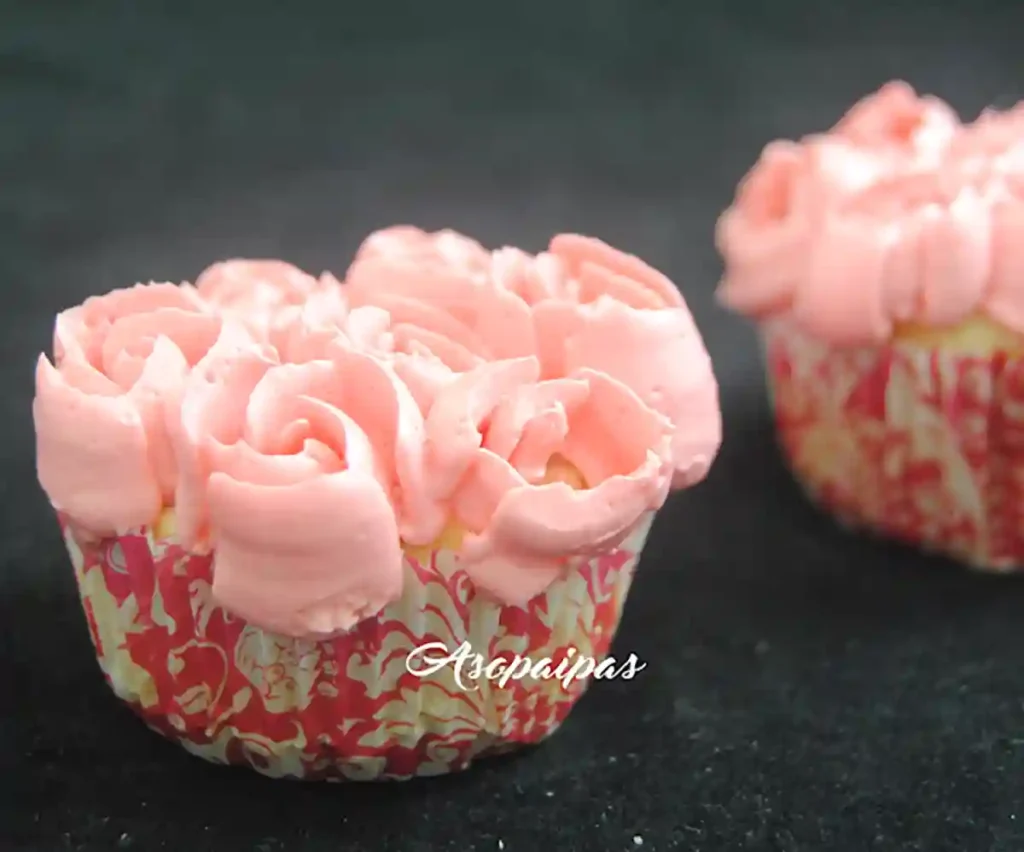 Imagen de los Cupcakes con flores de boquillas Rusas