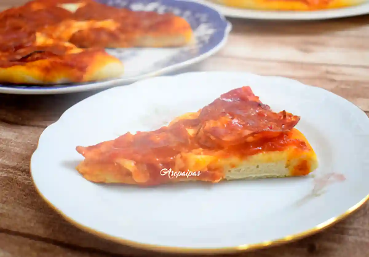 Imagen de la Pizza con Salami Picante