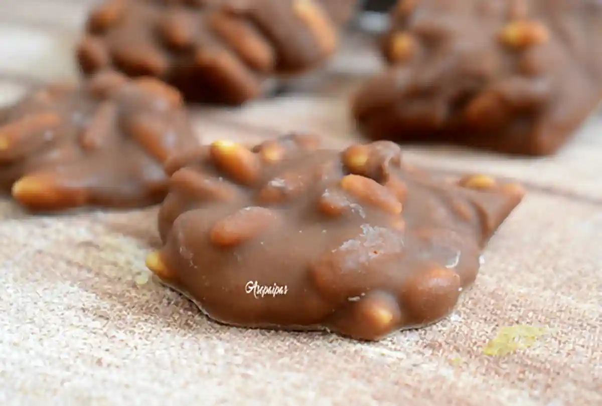 Imagen de las Rocas de Chocolate y Frutos Secos