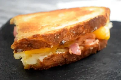 Imagen del Sándwich de Bacon, Pera y Queso Cheddar