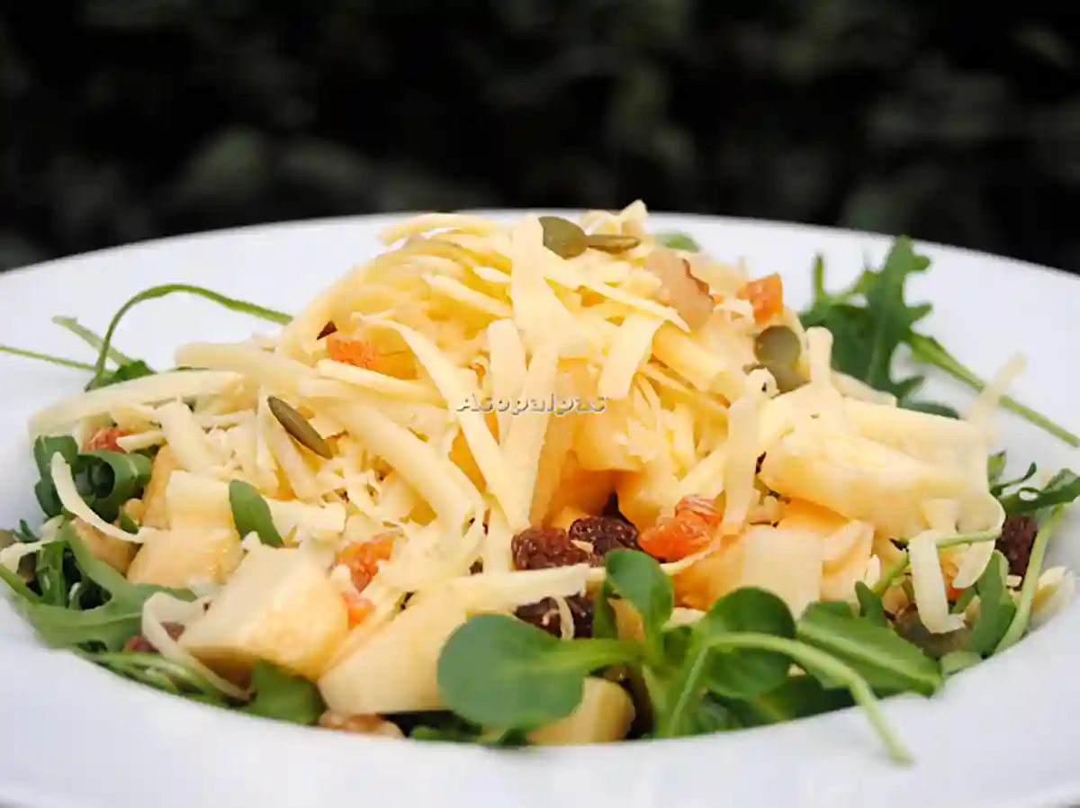Imagen de la Ensalada de Rúcula, Manzana y Queso Cheddar