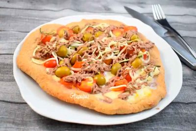 Imagen de la Pizza Vegetariana con Hummus de Lentejas, Calabacines y Mozzarella