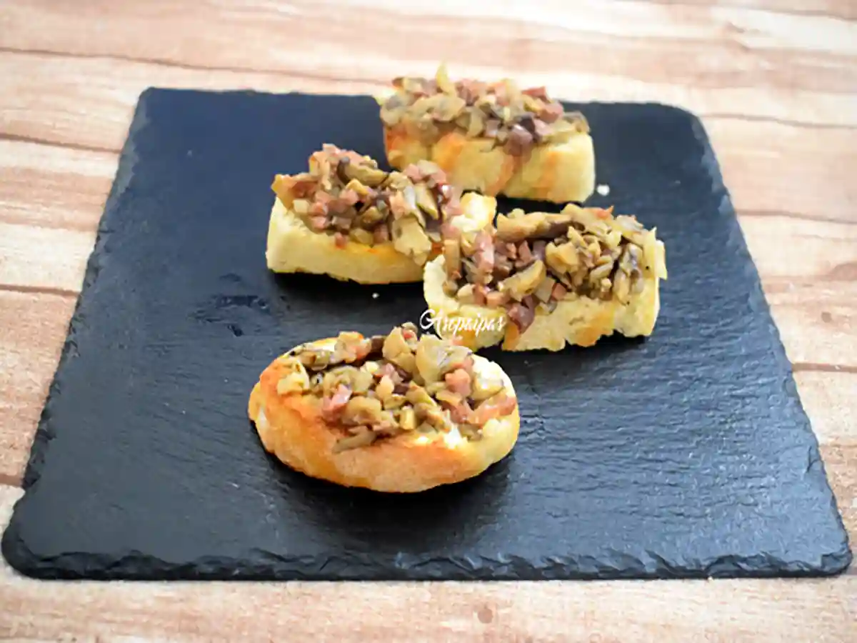 Imagen de la Tostada de Setas y Jamón