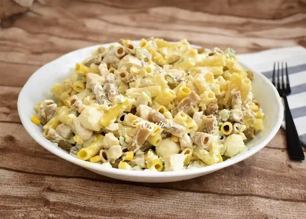 Imagen de la Ensalada de Pasta con Pollo y Maíz