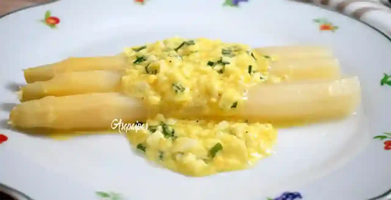 Imagen de los Espárragos Blancos en Salsa Bolzanina