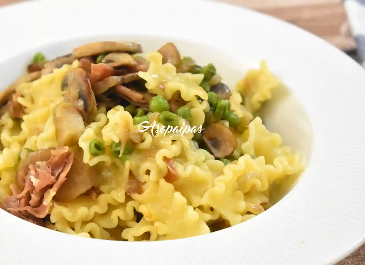 Imagen de la Pasta con Champiñones, Guisantes y Jamón