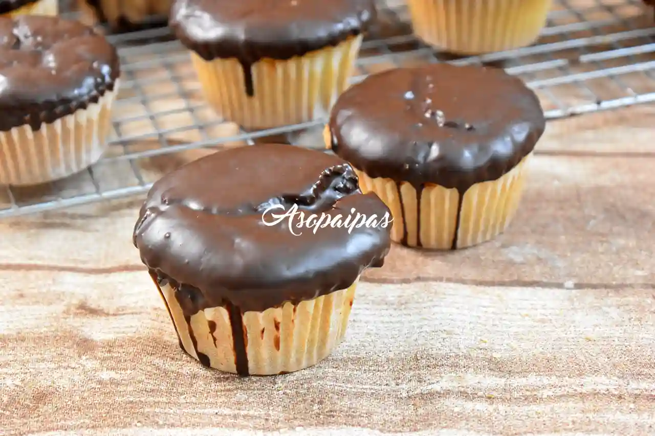 Magdalenas con Cobertura de Chocolate Negro
