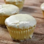 Magdalenas con cobertura de chocolate blanco, la receta perfecta para un toque dulce