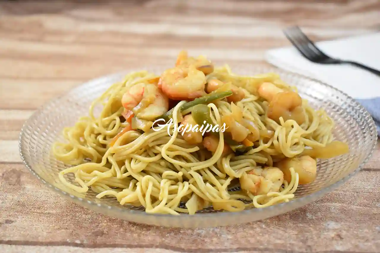 Fideos Chinos con Gambas y Verduras