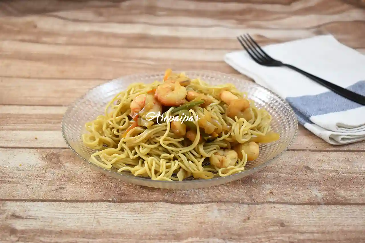 Fideos Chinos con Gambas y Verduras